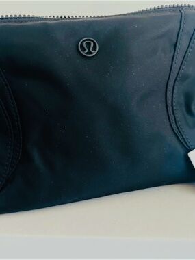lululemon Out of Range Black Kit Bag Unisex, New